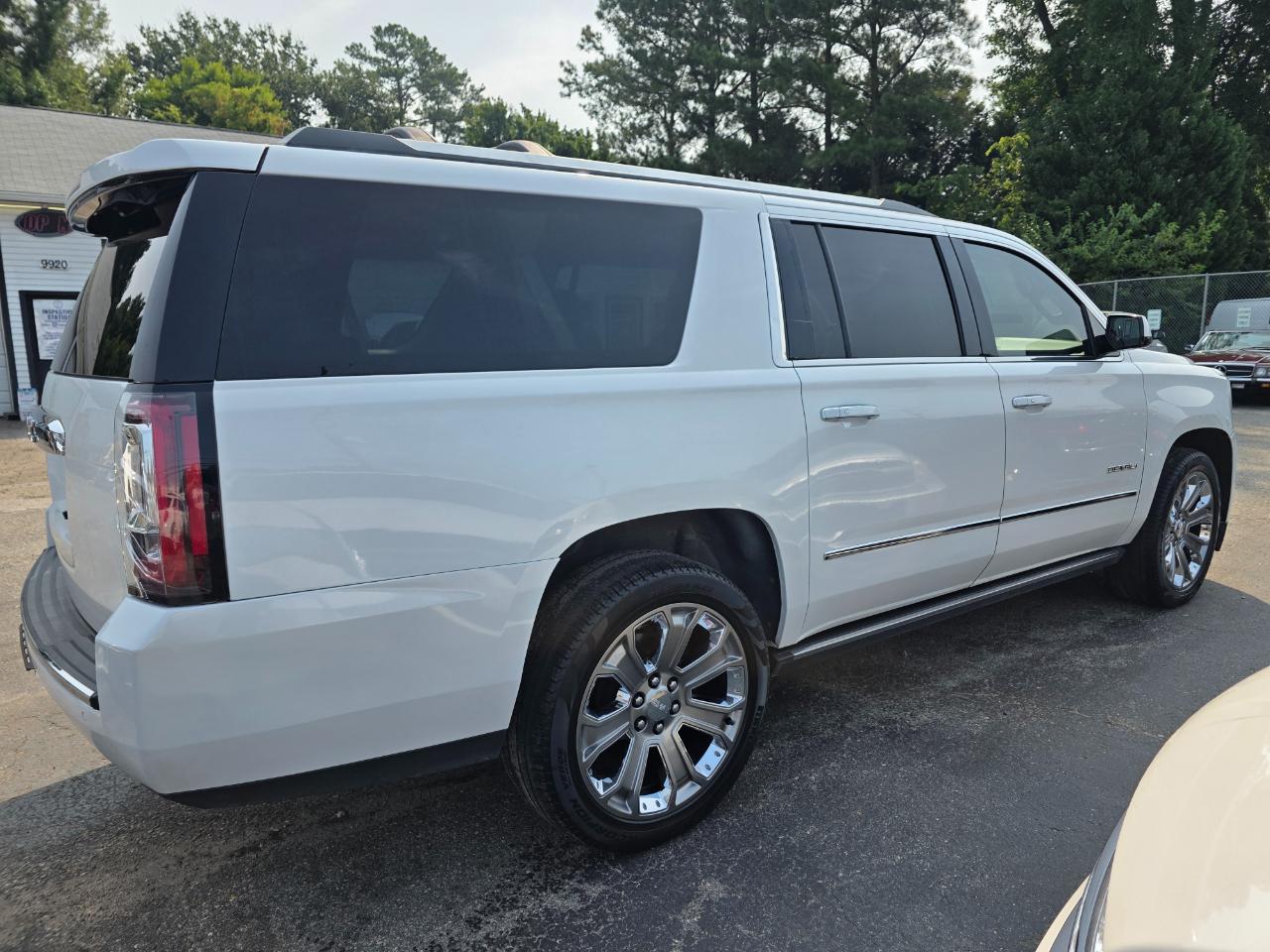 GMC Yukon XL Denali 4WD 2016