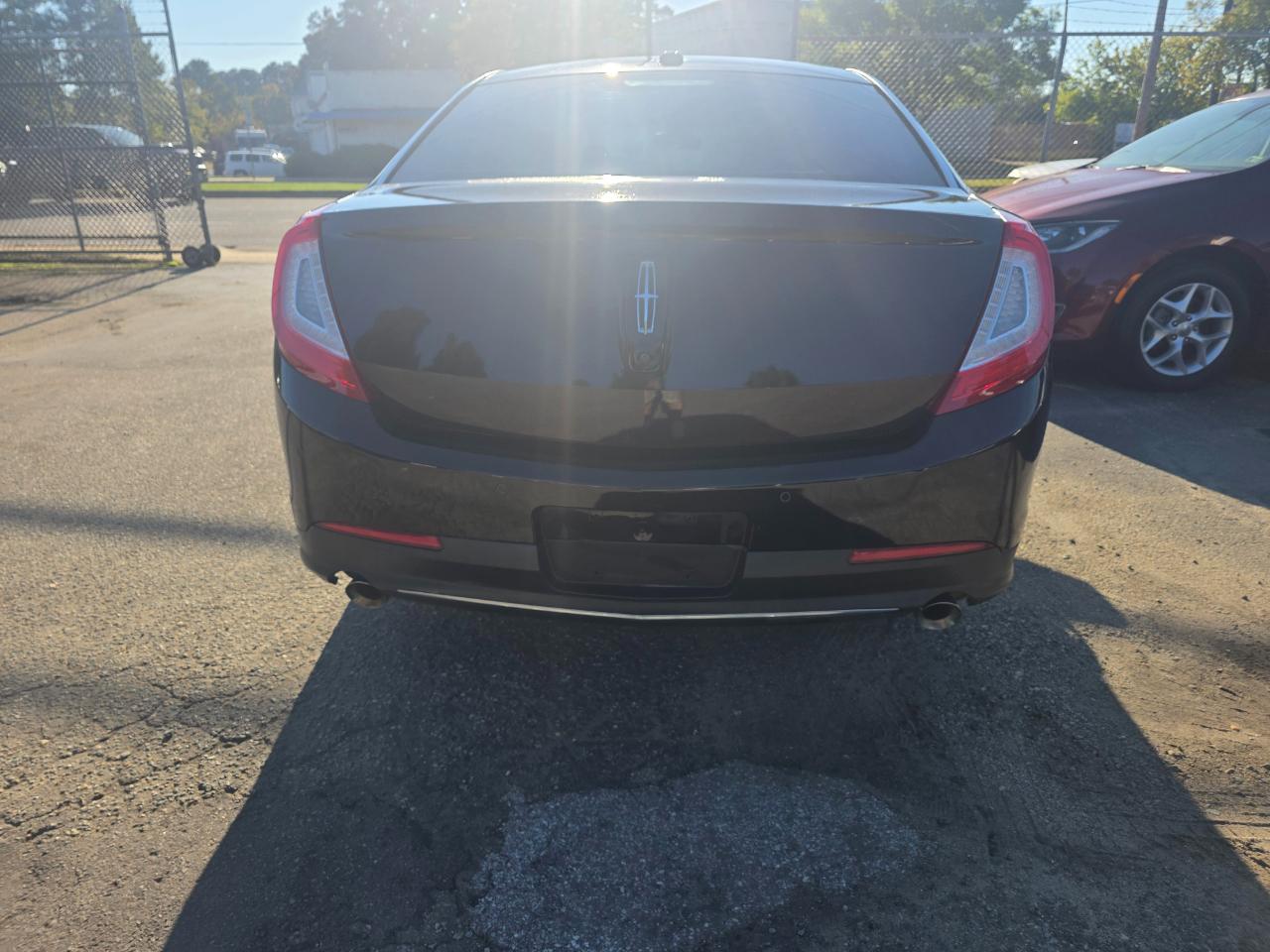 Lincoln MKS 4dr Sdn 3.7L FWD 2013