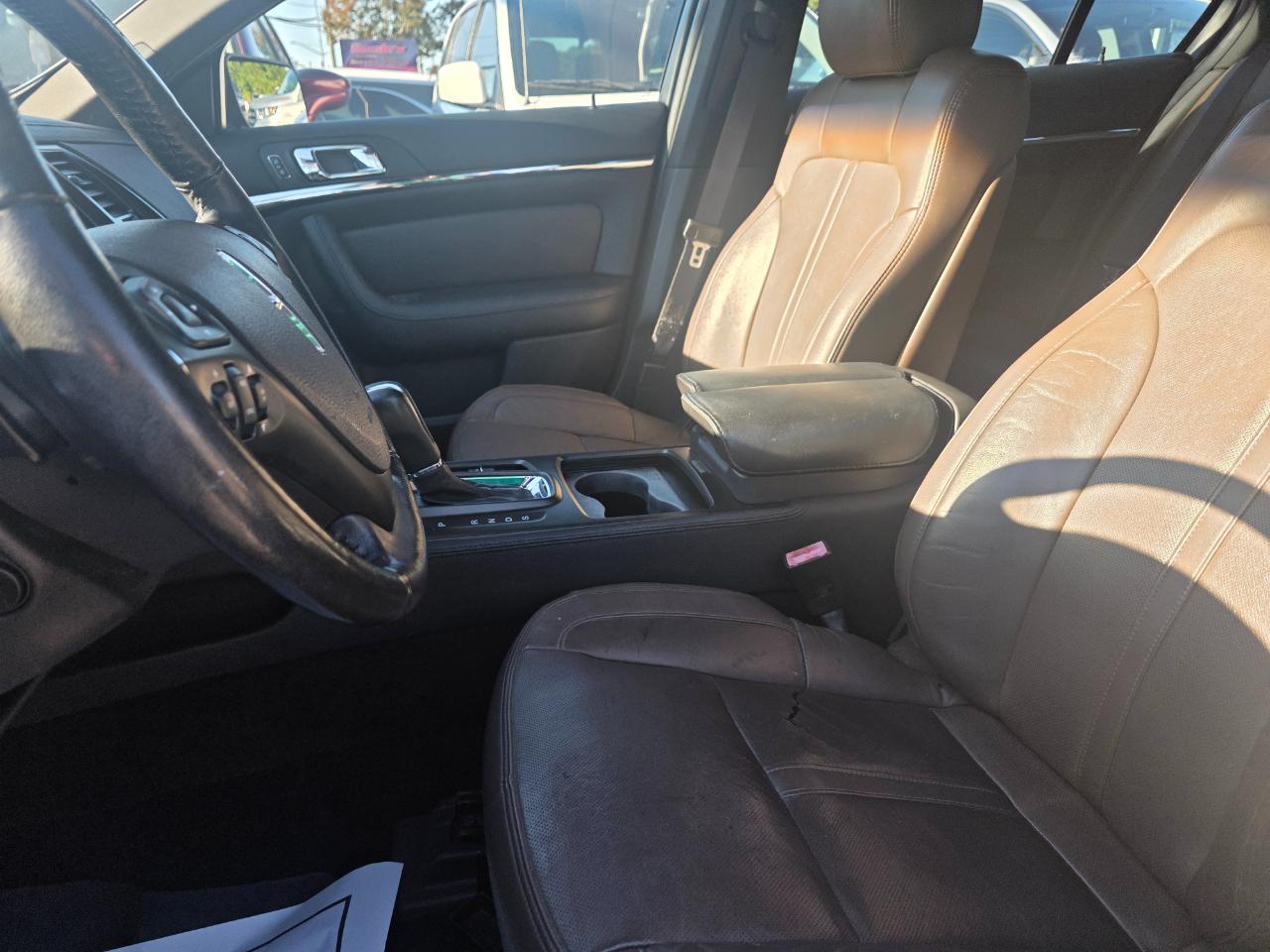 Lincoln MKS 4dr Sdn 3.7L FWD 2013