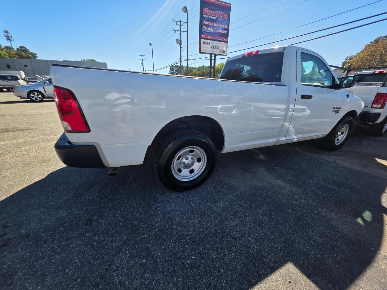 RAM 1500 Classic Tradesman 4x2 Reg Cab 8' Box 2019