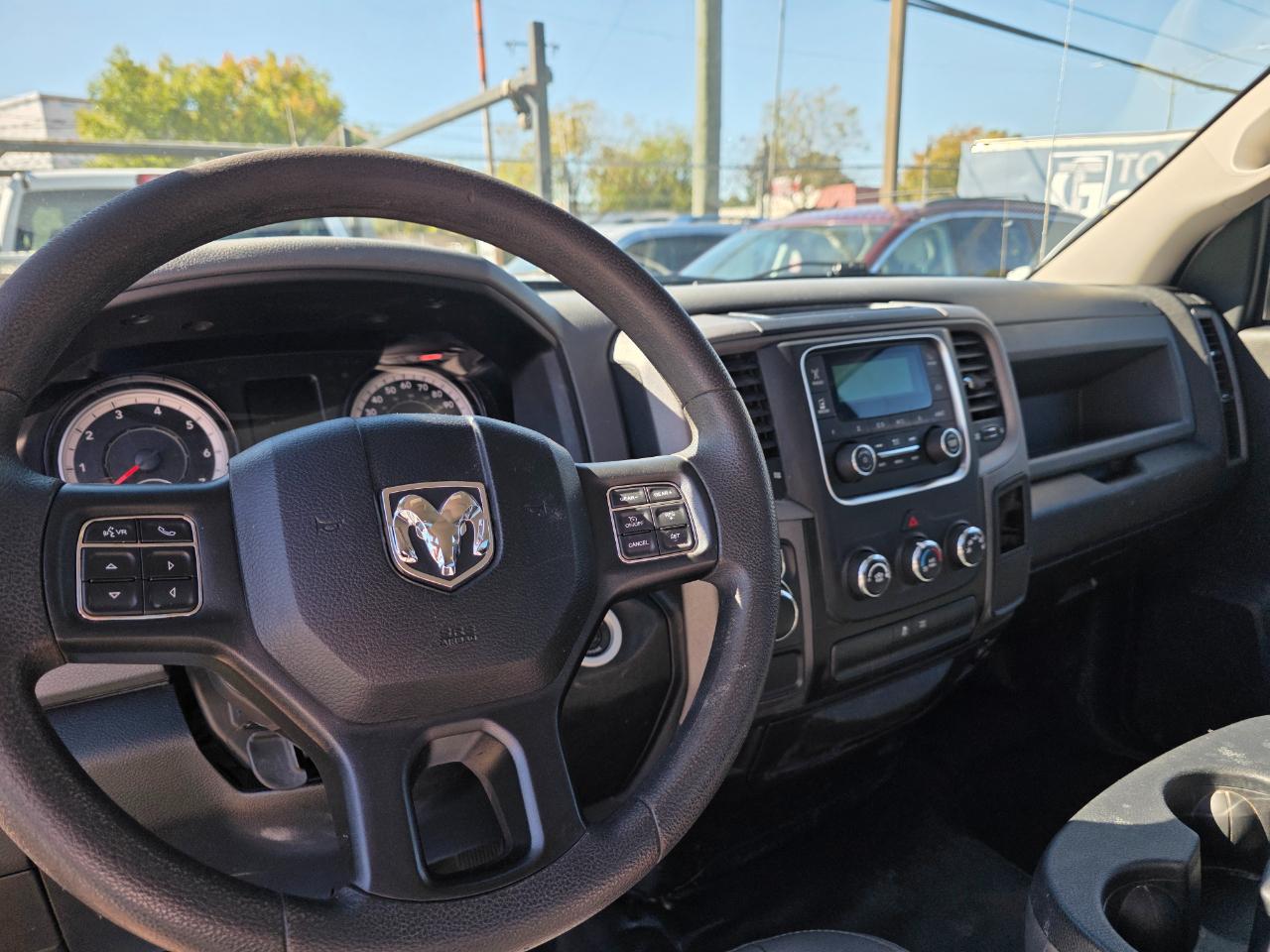 RAM 1500 Classic Tradesman 4x2 Reg Cab 8' Box 2019