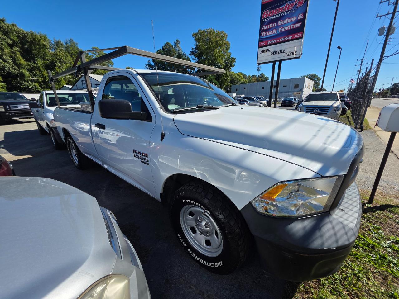 RAM 1500 Classic Tradesman 4x2 Reg Cab 8' Box 2019