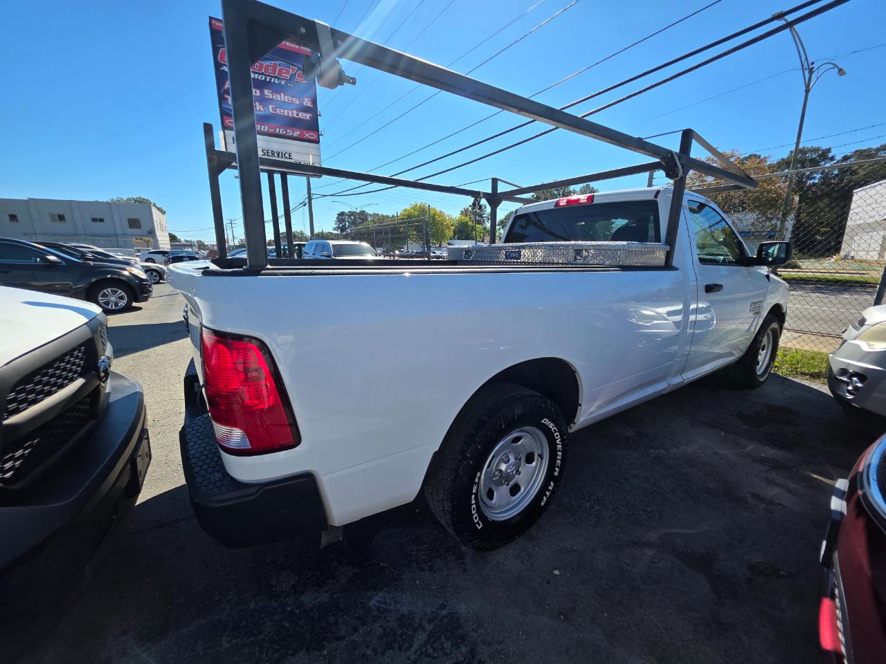 RAM 1500 Classic Tradesman 4x2 Reg Cab 8' Box 2019