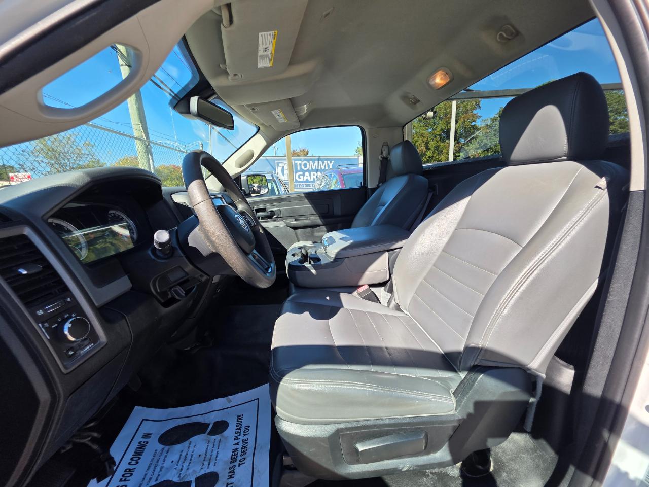 RAM 1500 Classic Tradesman 4x2 Reg Cab 8' Box 2019