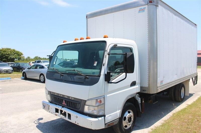 2005 Mitsubishi Fuso FE83D Box