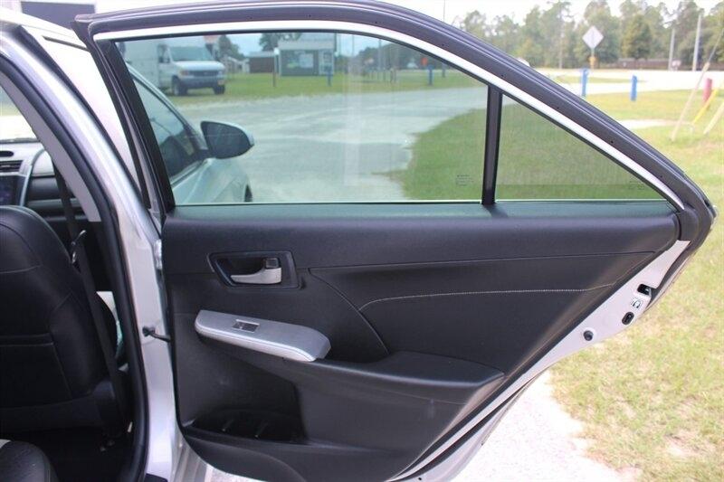 2014 Toyota Camry SE - Photo 16