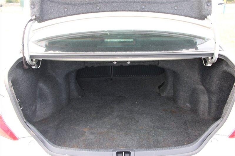 2014 Toyota Camry SE - Photo 19