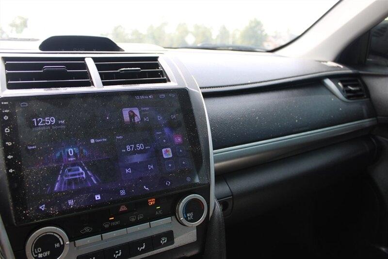 2014 Toyota Camry SE - Photo 22