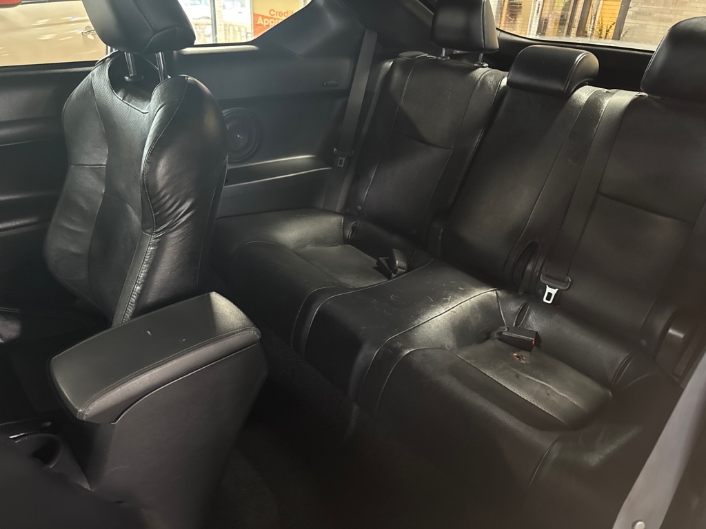 Scion tC  2014 Scion tC  2014