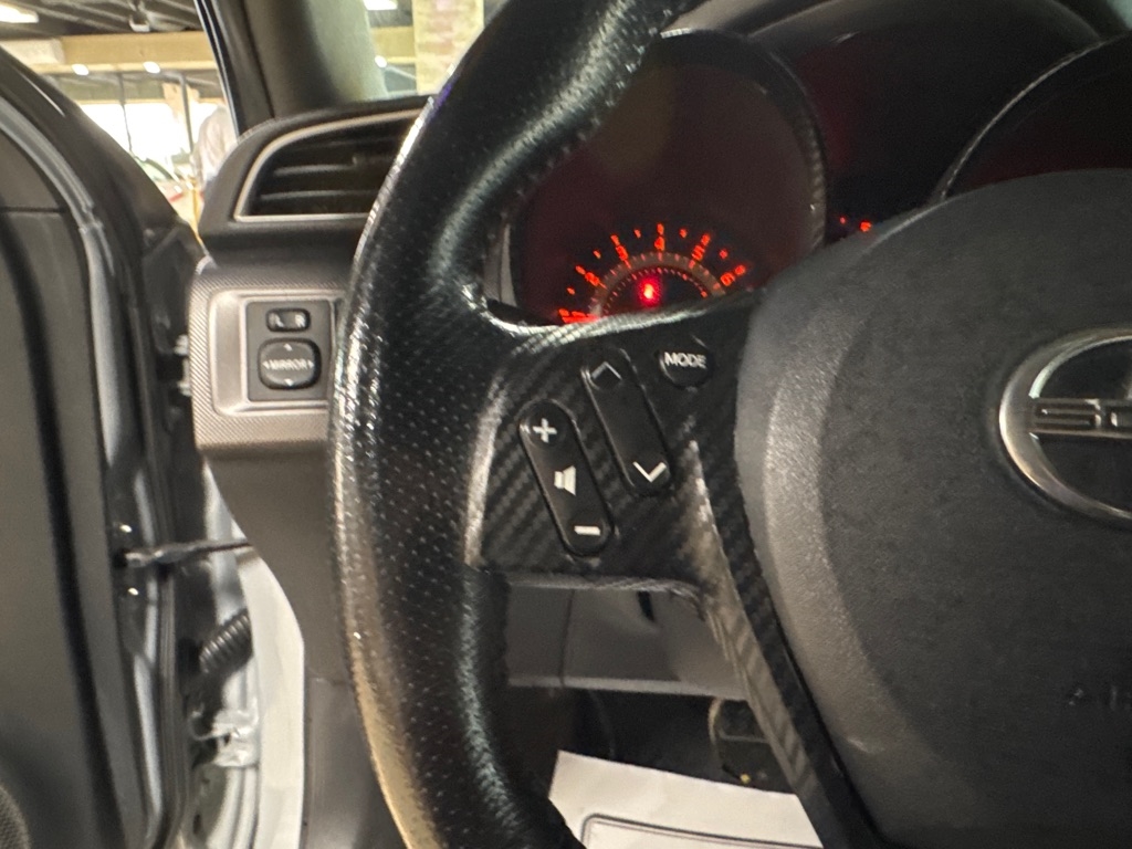 Scion tC  2014 Scion tC  2014