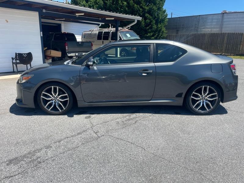 Scion tC 2dr HB Man (Natl) 2014