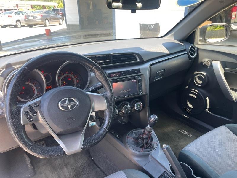 Scion tC 2dr HB Man (Natl) 2014