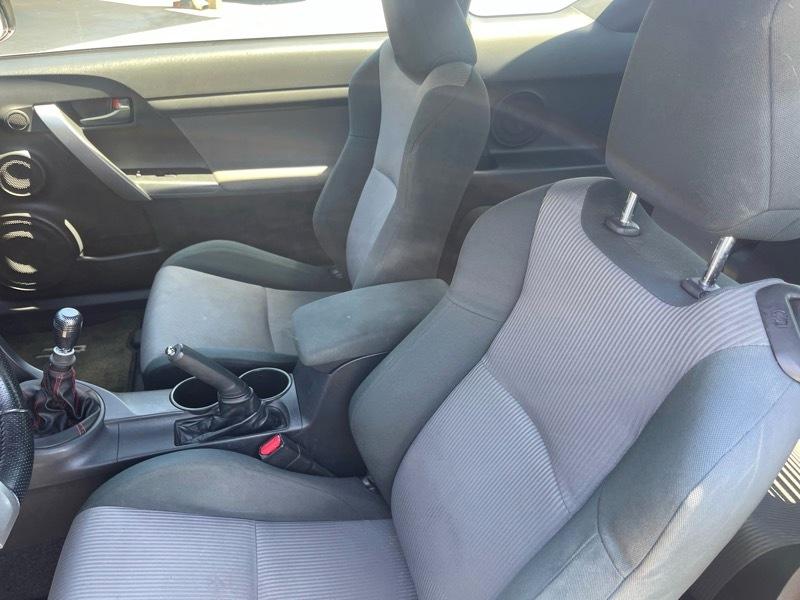 Scion tC 2dr HB Man (Natl) 2014