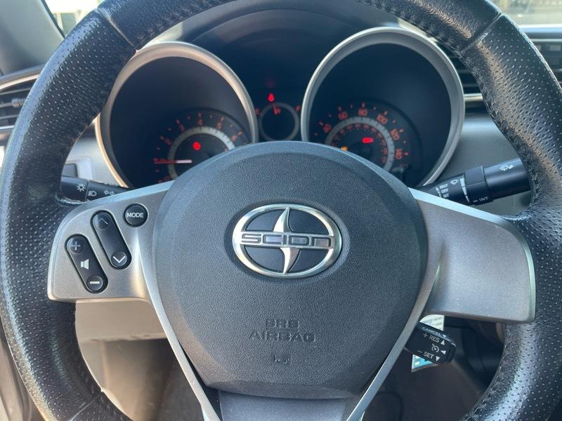 Scion tC 2dr HB Man (Natl) 2014