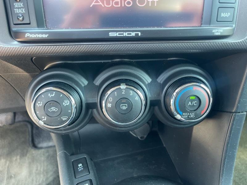 Scion tC 2dr HB Man (Natl) 2014
