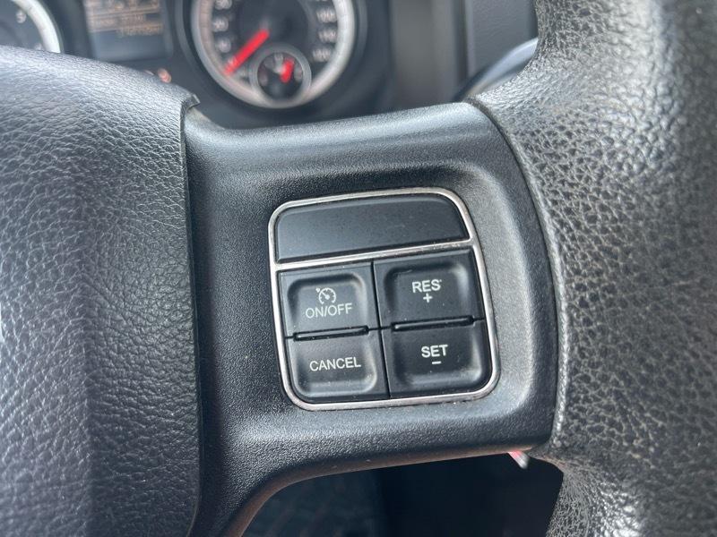 RAM 1500 2WD Crew Cab 140.5" Tradesman 2015