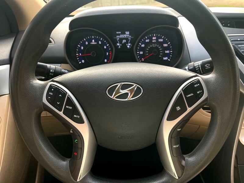 Hyundai Elantra GLS 2011