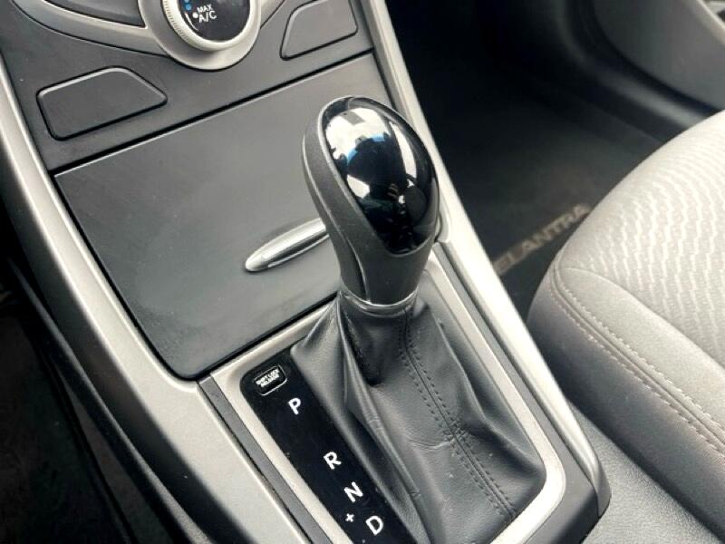 Hyundai Elantra 4dr Sdn Auto SE 2016