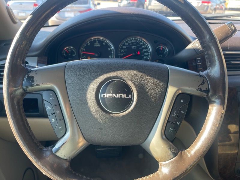 GMC Yukon 2WD 4dr 1500 Denali 2012