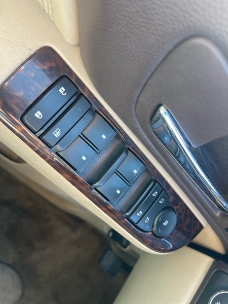 GMC Yukon 2WD 4dr 1500 Denali 2012