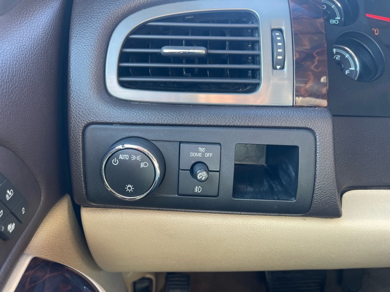 GMC Yukon 2WD 4dr 1500 Denali 2012