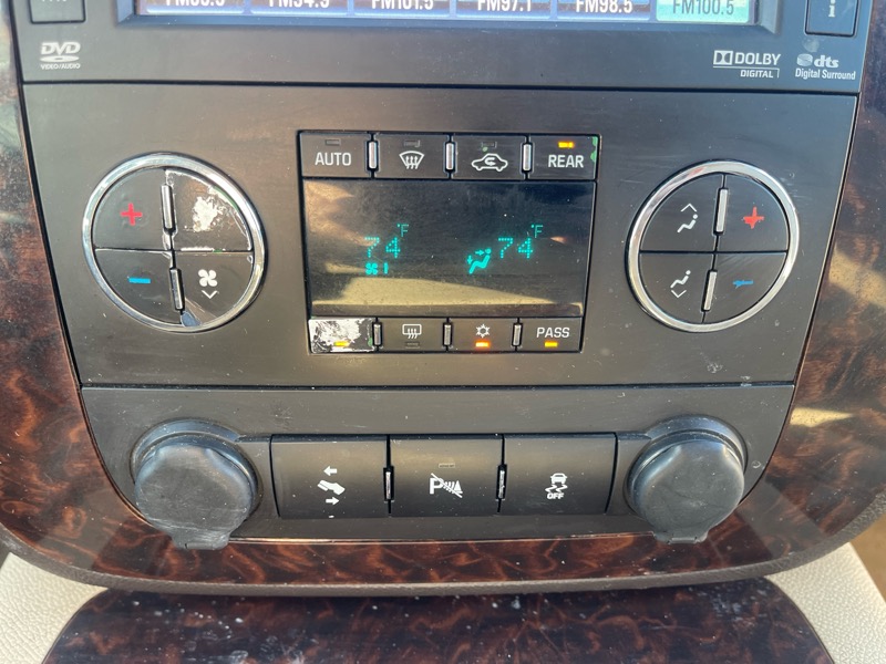 GMC Yukon 2WD 4dr 1500 Denali 2012