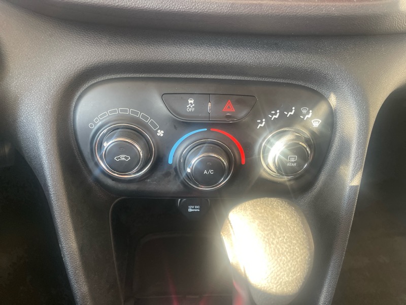 Dodge Dart 4dr Sdn SXT *Ltd Avail* 2016 Dodge Dart 4dr Sdn SXT *Ltd Avail* 2016