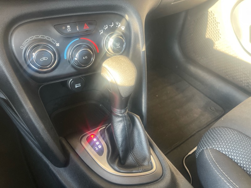 Dodge Dart 4dr Sdn SXT *Ltd Avail* 2016 Dodge Dart 4dr Sdn SXT *Ltd Avail* 2016