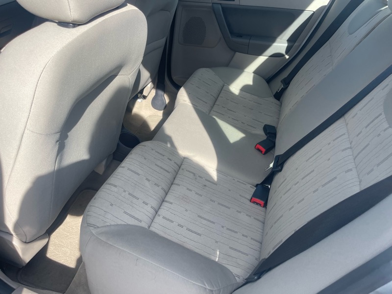 Ford Focus 4dr Sdn SE 2009