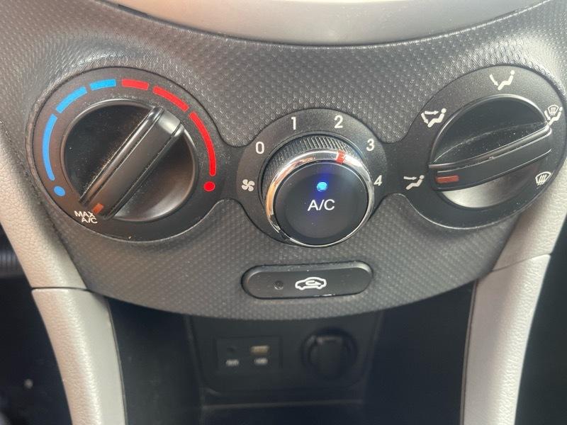 Hyundai Accent 4dr Sdn Auto GLS 2014
