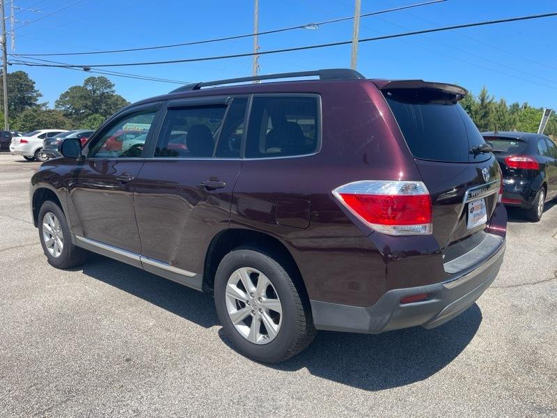 Toyota Highlander FWD 4dr V6 Base (Natl) 2011