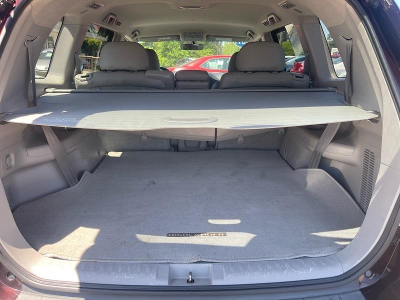 Toyota Highlander FWD 4dr V6 Base (Natl) 2011