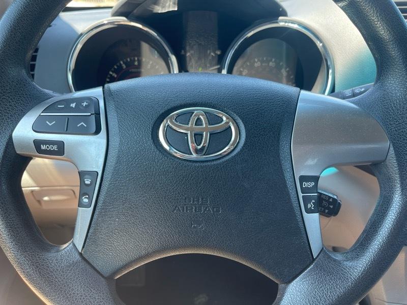 Toyota Highlander FWD 4dr V6 Base (Natl) 2011