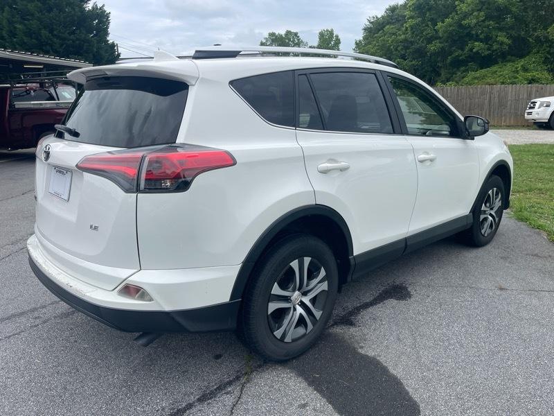 Toyota RAV4 FWD 4dr LE (Natl) 2016