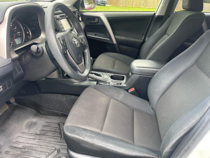 Toyota RAV4 FWD 4dr LE (Natl) 2016