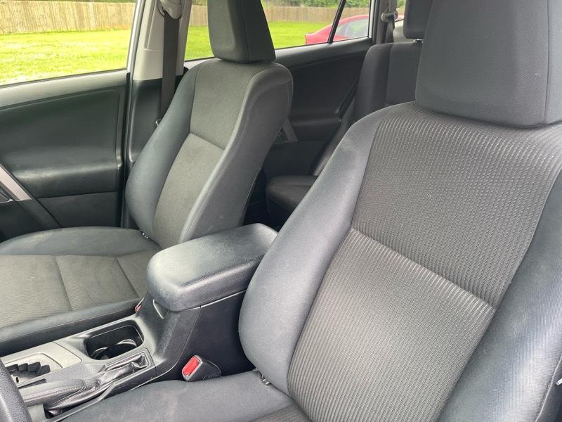 Toyota RAV4 FWD 4dr LE (Natl) 2016
