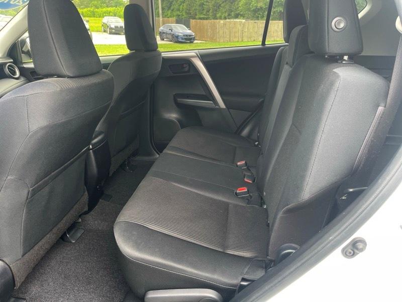 Toyota RAV4 FWD 4dr LE (Natl) 2016