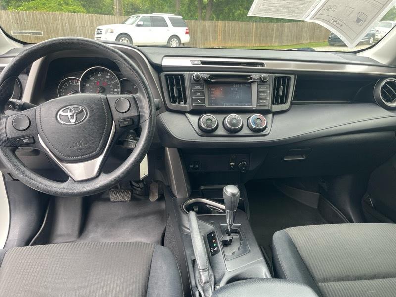 Toyota RAV4 FWD 4dr LE (Natl) 2016