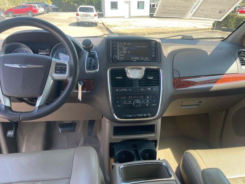 Chrysler Town & Country  2013