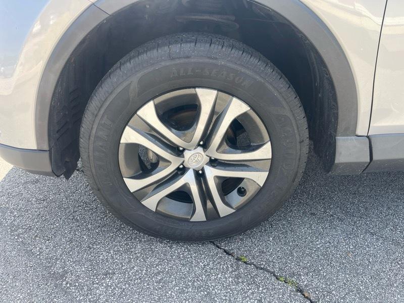 Toyota RAV4 FWD 4dr LE (Natl) 2016