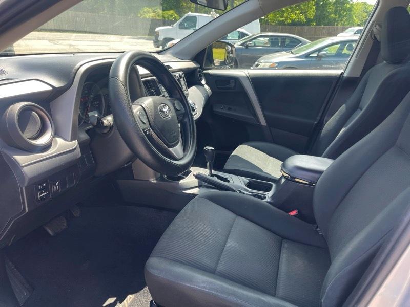 Toyota RAV4 FWD 4dr LE (Natl) 2016