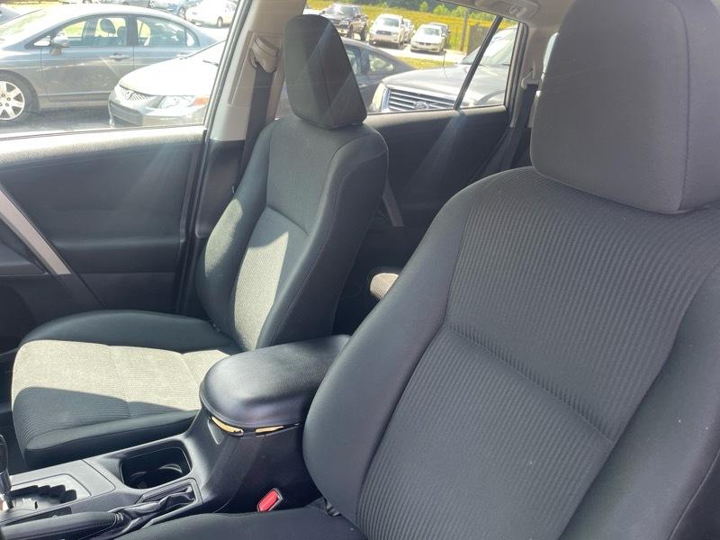 Toyota RAV4 FWD 4dr LE (Natl) 2016