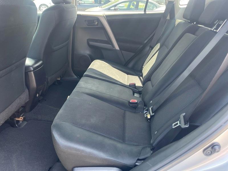 Toyota RAV4 FWD 4dr LE (Natl) 2016