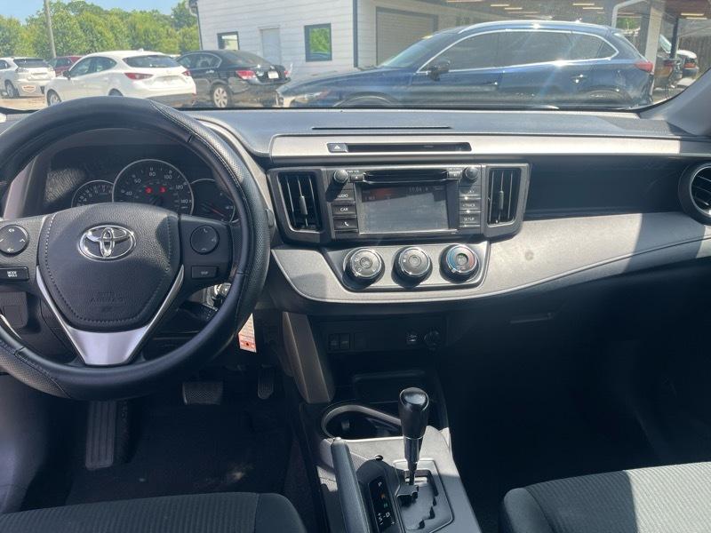 Toyota RAV4 FWD 4dr LE (Natl) 2016