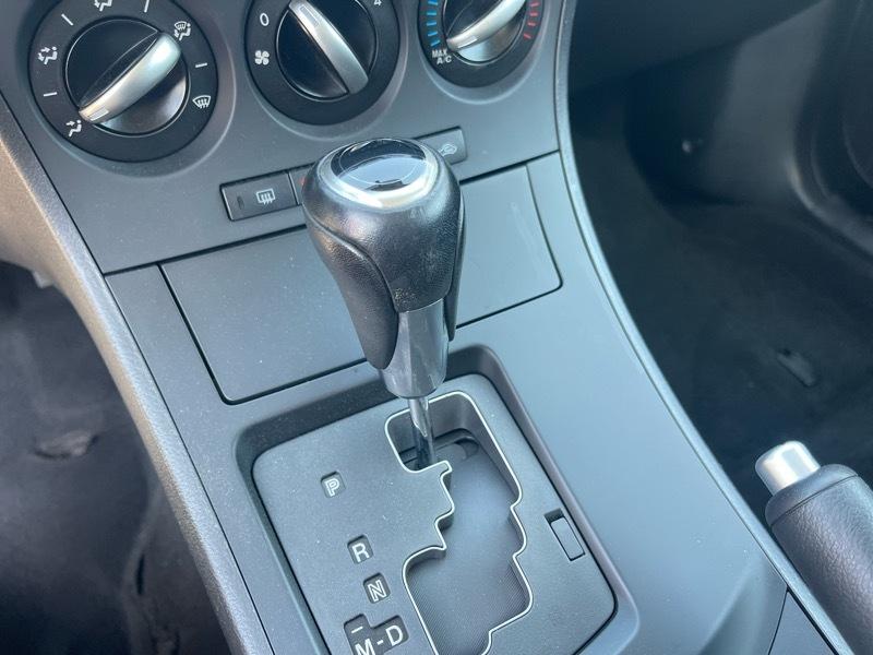 Mazda MAZDA3 4dr Sdn Auto i Touring 2012