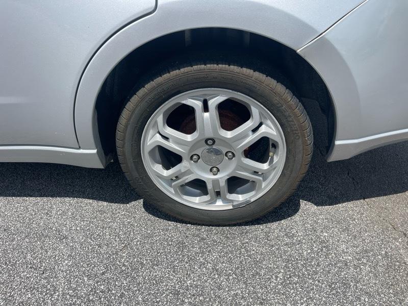 Ford Focus 4dr Sdn SES 2008