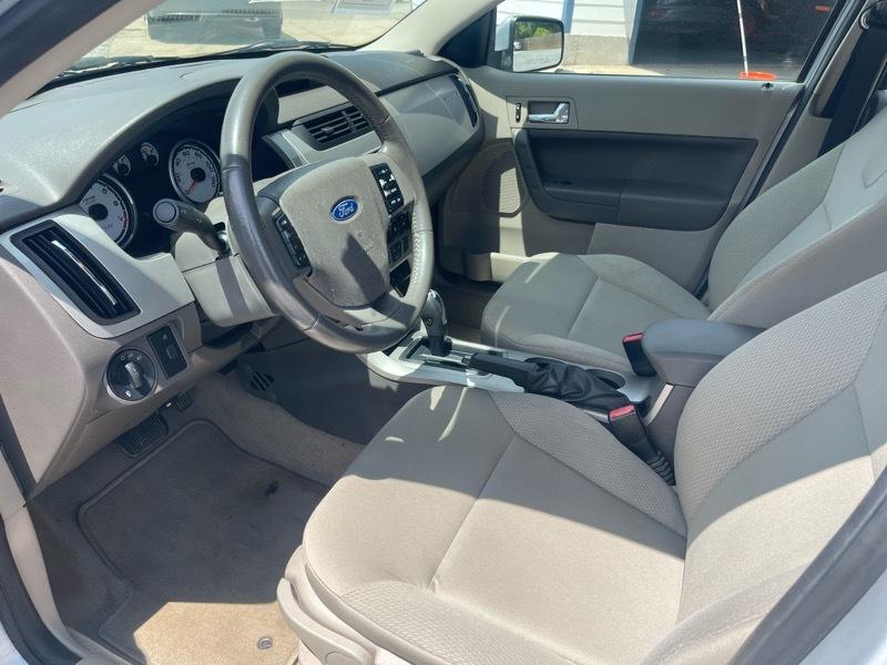 Ford Focus 4dr Sdn SES 2008