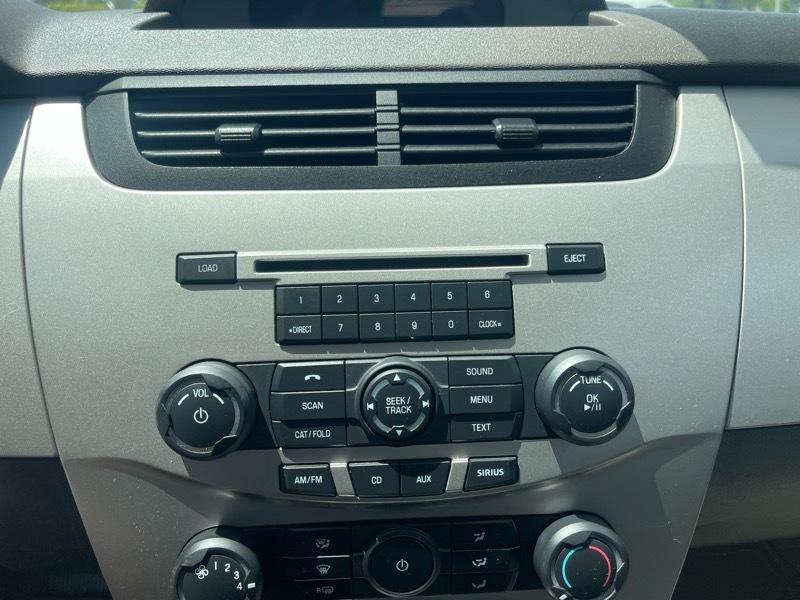 Ford Focus 4dr Sdn SES 2008