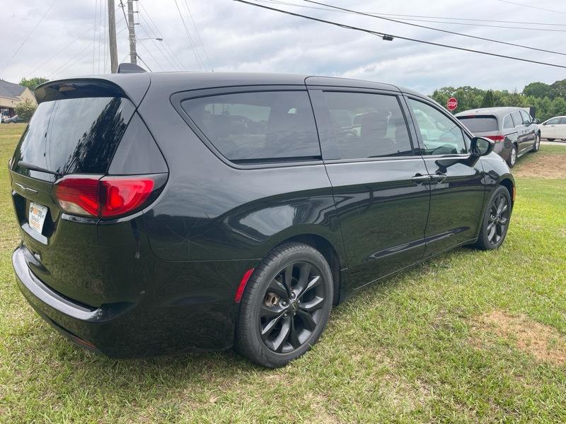 Chrysler Pacifica Touring Plus FWD 2019