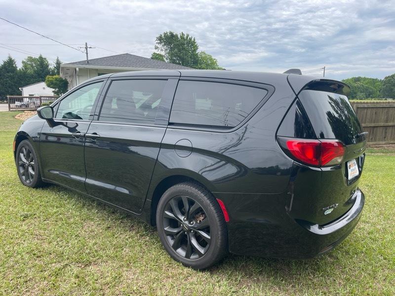 Chrysler Pacifica Touring Plus FWD 2019